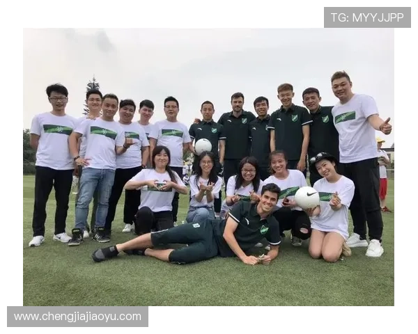 与足球明星的亲密瞬间我有珍贵合照分享给你们 与足球明星的亲密瞬间我有珍贵合照分享给你们