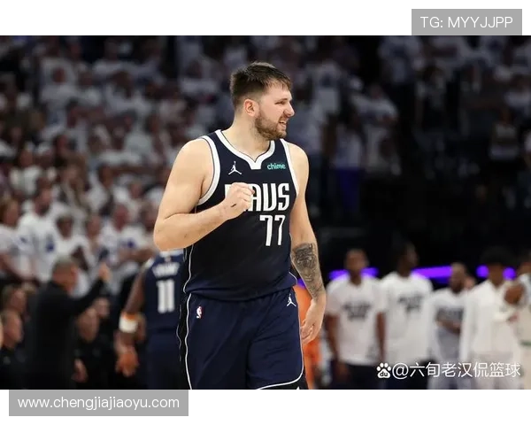 东契奇跨界挑战足球世界展现全能运动员风采 东契奇跨界挑战足球世界展现全能运动员风采