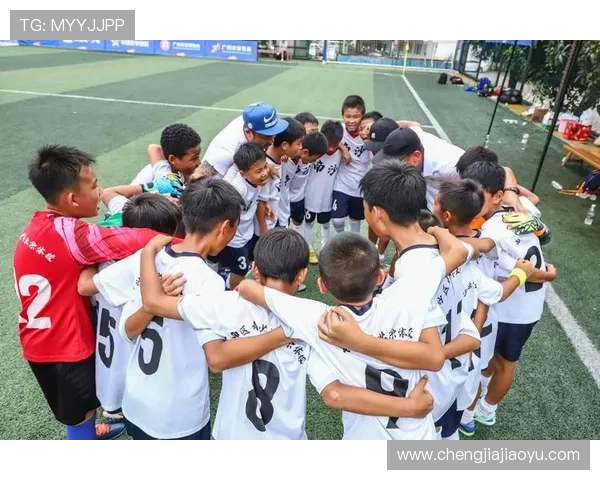 侯边庄小学足球明星崭露头角校园足球热潮引发全校关注与支持