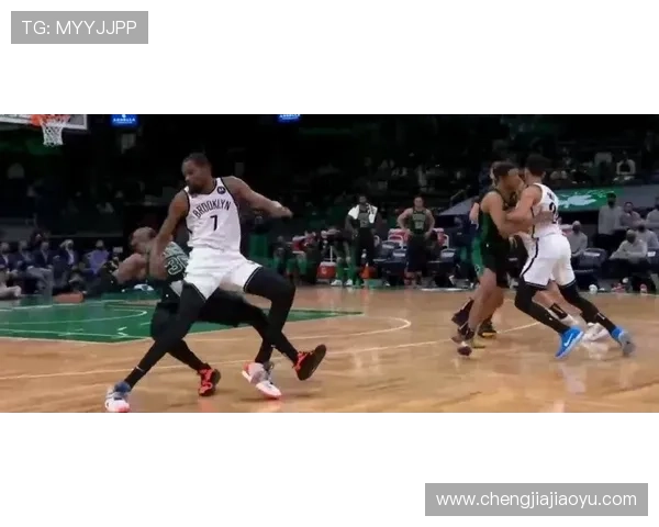 深入探讨杭州篮球队各项技术特点与对手的全面对比分析 深入探讨杭州篮球队各项技术特点与对手的全面对比分析